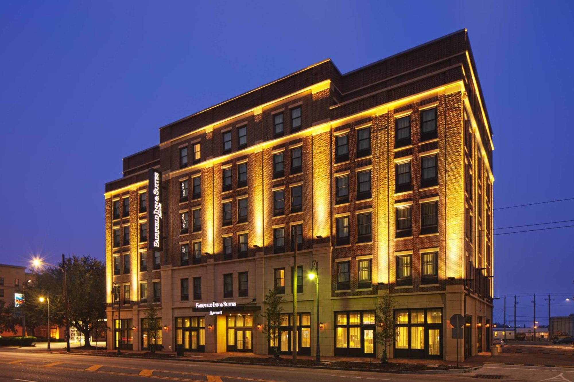 Fairfield Inn & Suites By Marriott Savannah Downtown Historic District Exterior photo