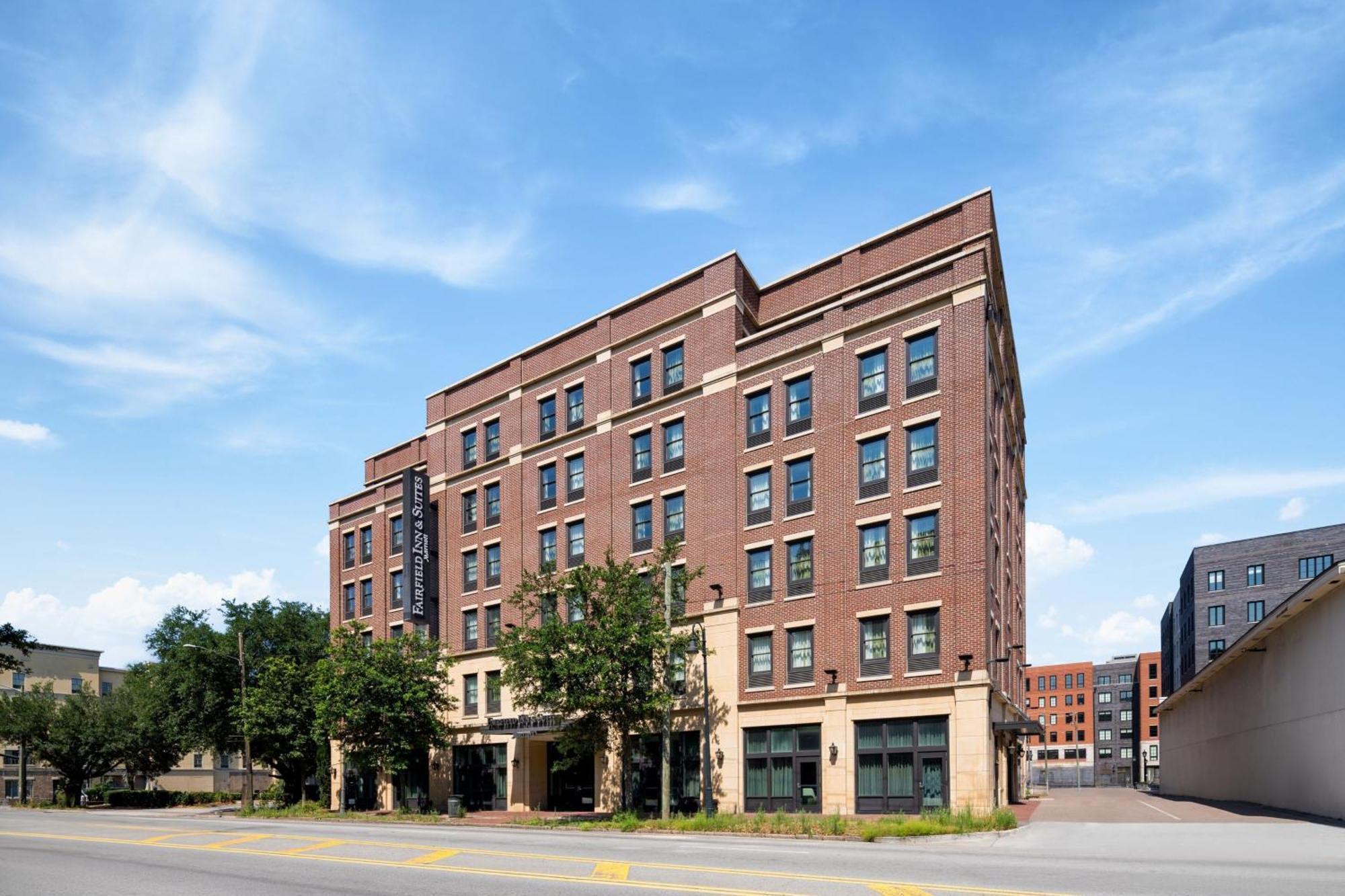 Fairfield Inn & Suites By Marriott Savannah Downtown Historic District Exterior photo